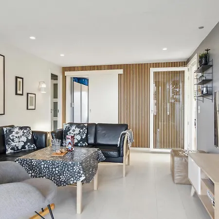 Stunning In With Kitchen Holiday home
