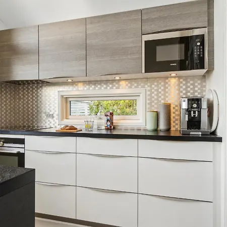 Holiday home Stunning In With Kitchen *