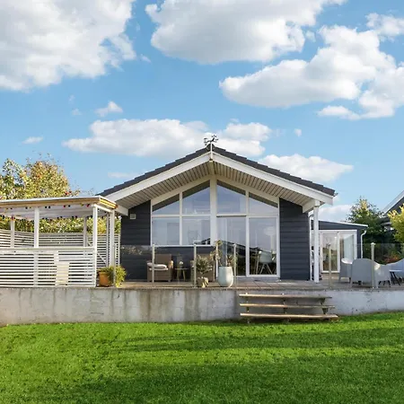 Stunning In With Kitchen Holiday home