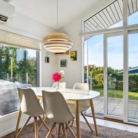 Stunning In With Kitchen